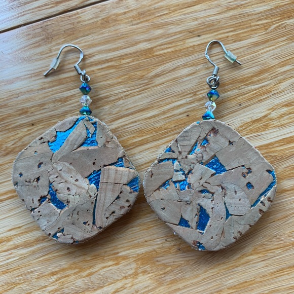 Handmade in Sardinia, Italy cork earrings with sparkles - Picture 5 of 5